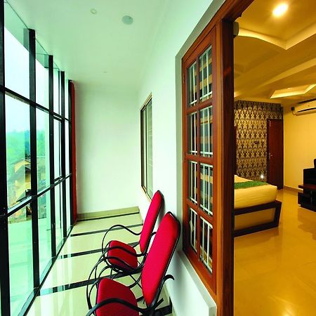 Holiday Hill Hotel y Suites Sultan Bathery Exterior foto
