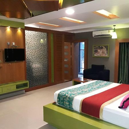 Holiday Hill Hotel y Suites Sultan Bathery Exterior foto