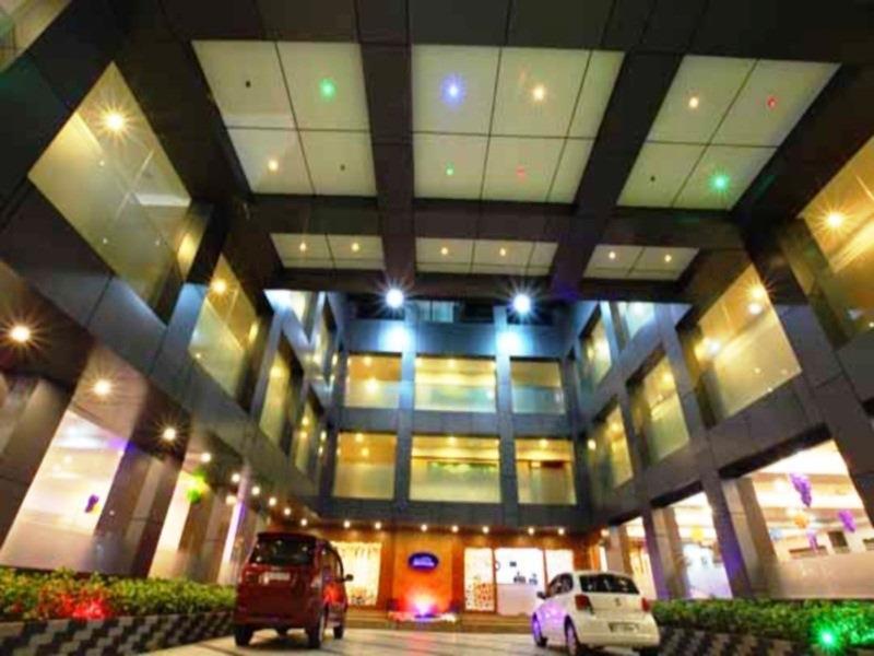 Holiday Hill Hotel y Suites Sultan Bathery Exterior foto