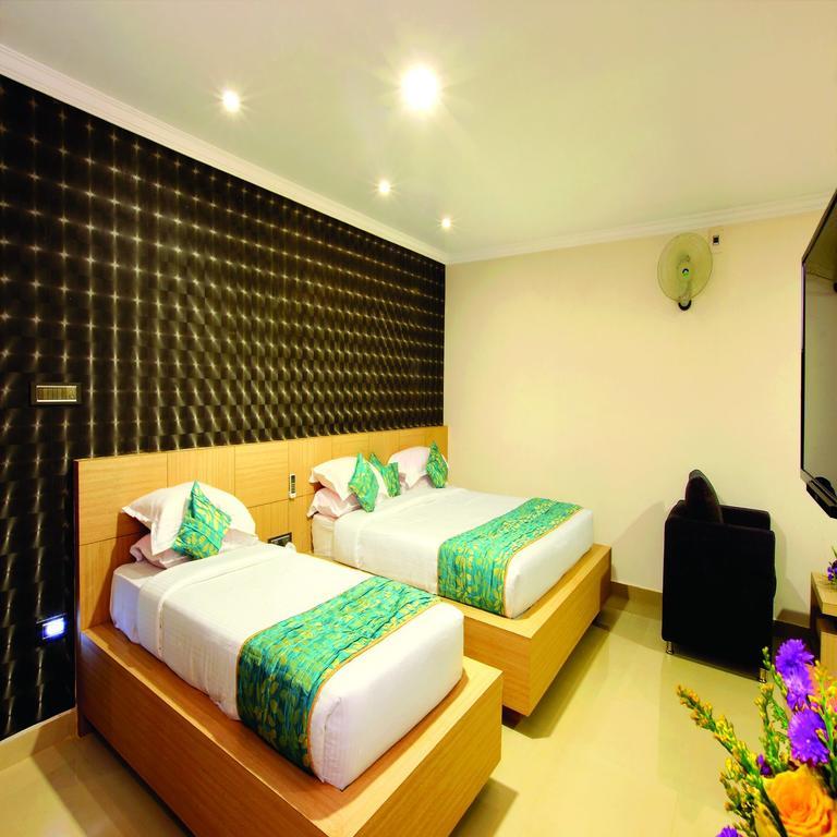 Holiday Hill Hotel y Suites Sultan Bathery Exterior foto