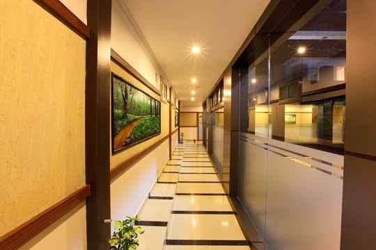 Holiday Hill Hotel y Suites Sultan Bathery Exterior foto