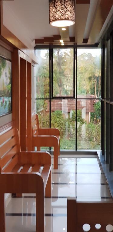 Holiday Hill Hotel y Suites Sultan Bathery Exterior foto