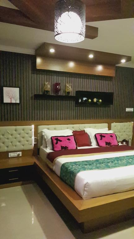 Holiday Hill Hotel y Suites Sultan Bathery Exterior foto